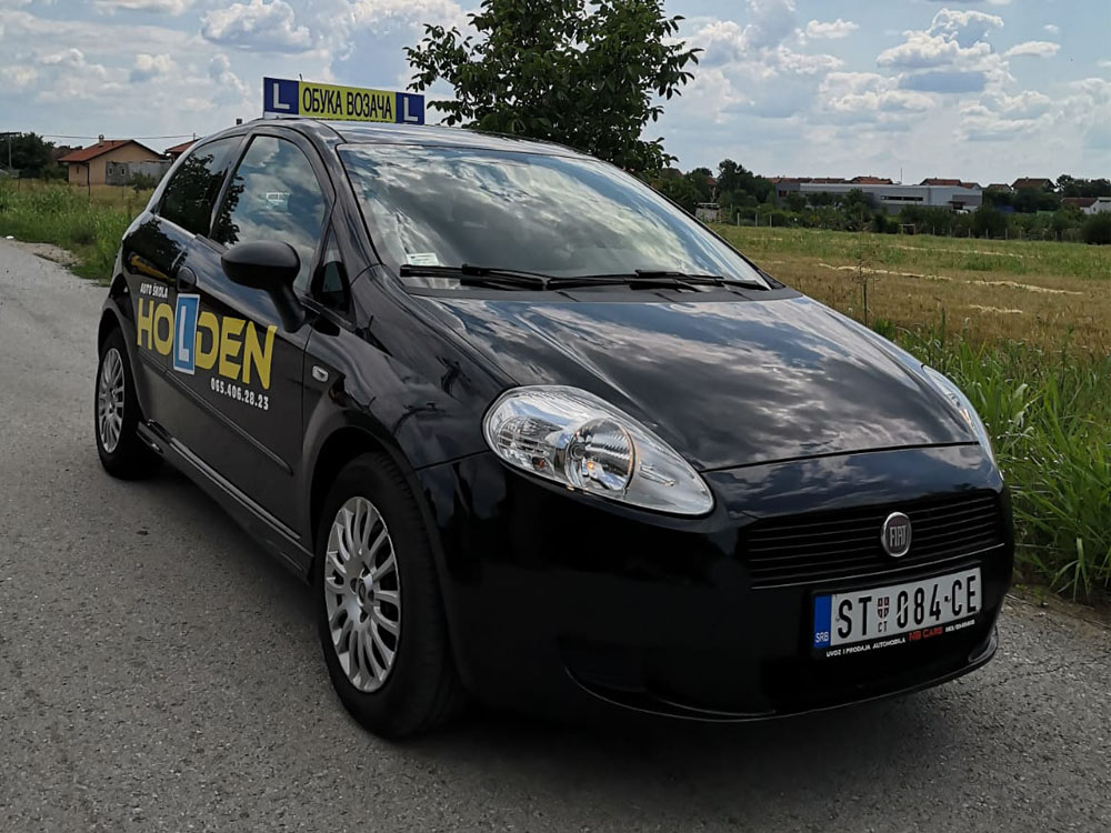 Vozilo Auto škole Holden Novi Banovci