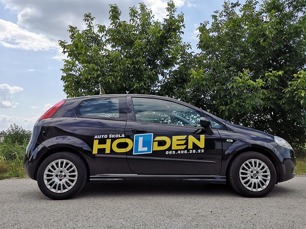 Vozilo Auto škole Holden Novi Banovci