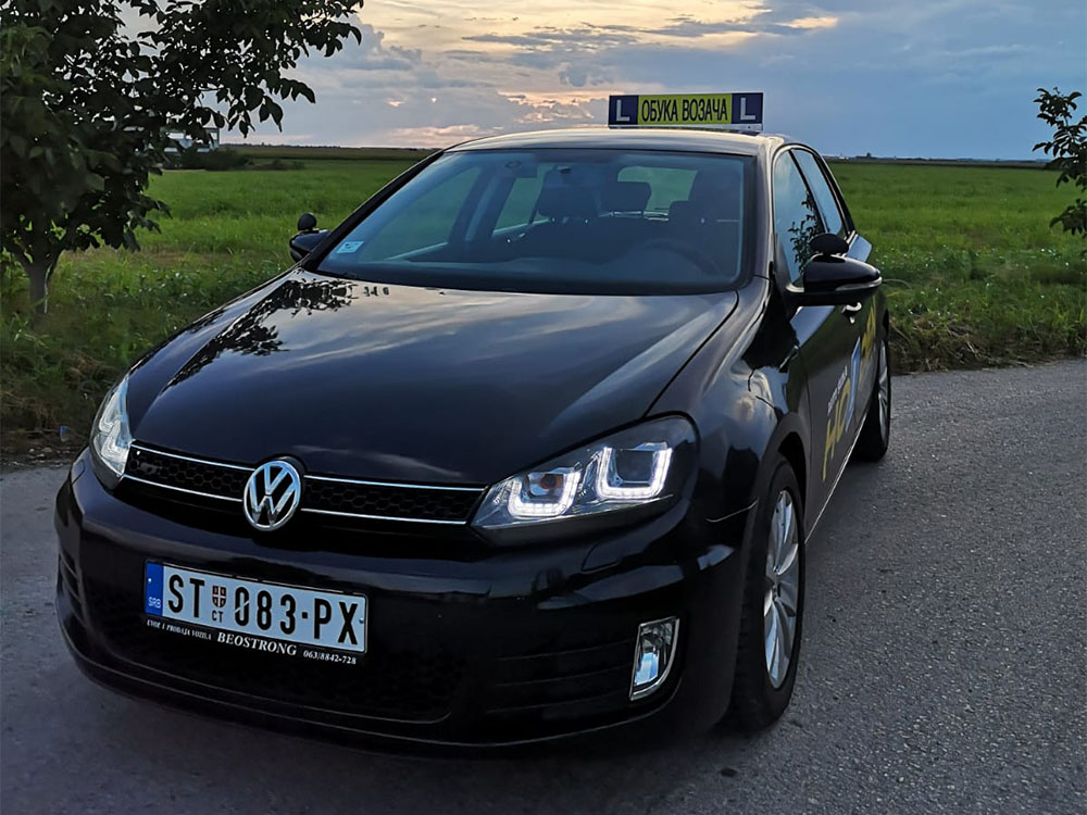 Vozilo Auto škole Holden Novi Banovci