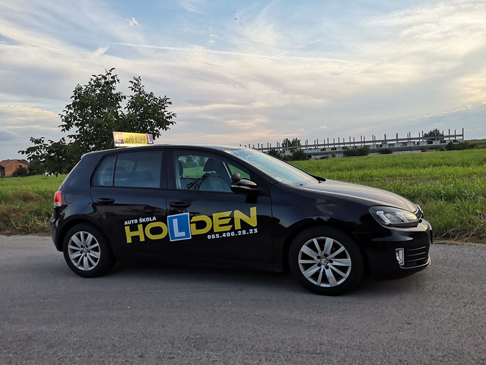 Vozilo Auto škole Holden Novi Banovci