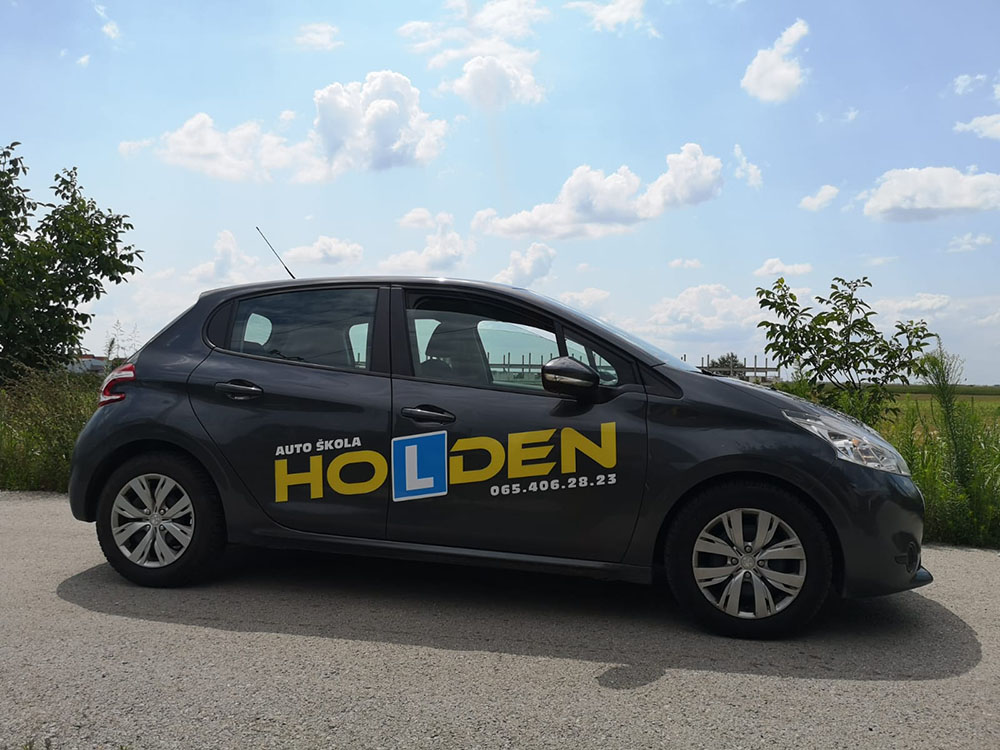Vozilo Auto škole Holden Novi Banovci