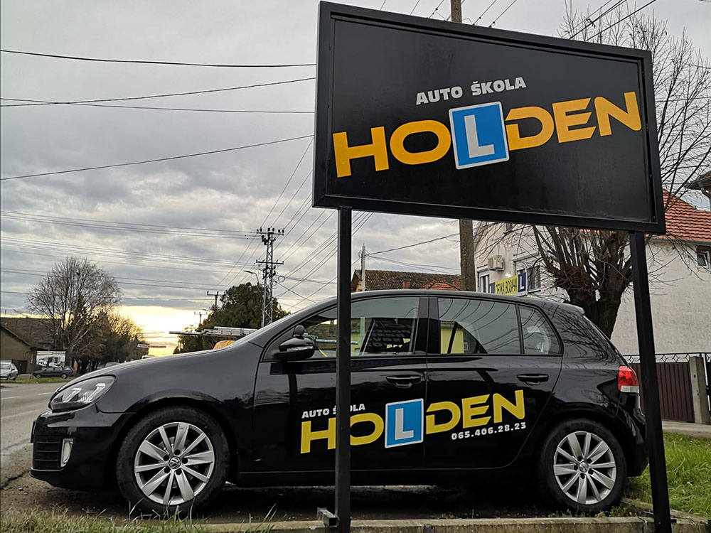 Vozilo Auto škole Holden Novi Banovci