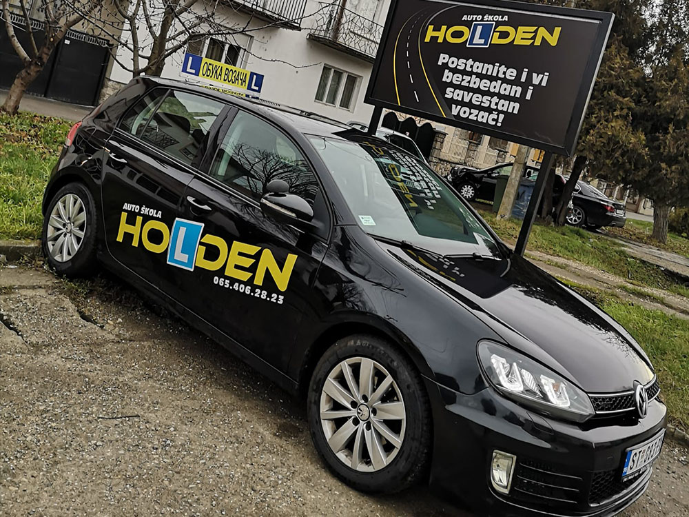 Vozilo Auto škole Holden Novi Banovci