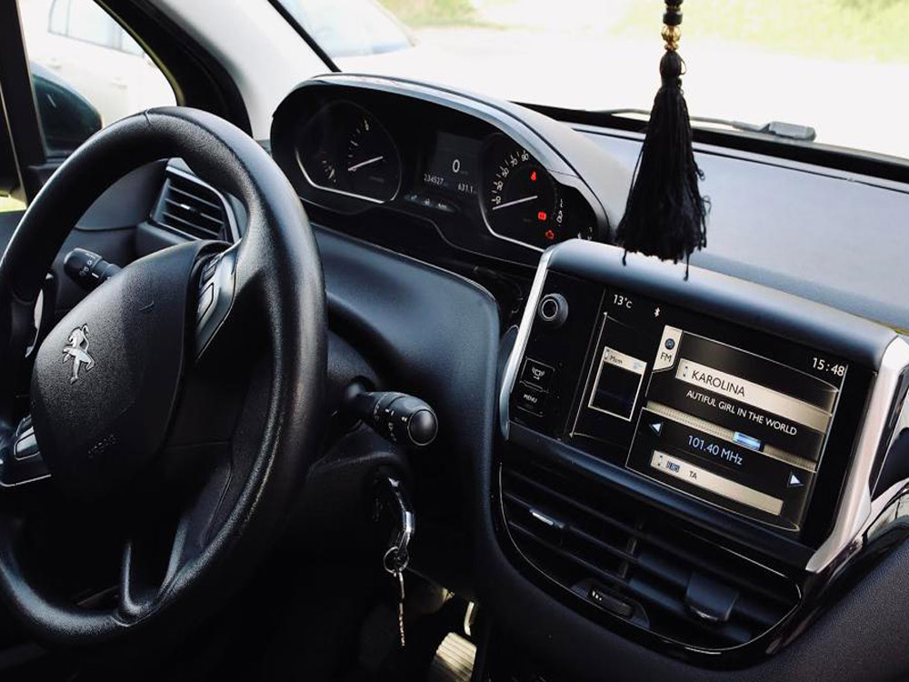 Vozilo Auto škole Holden Novi Banovci