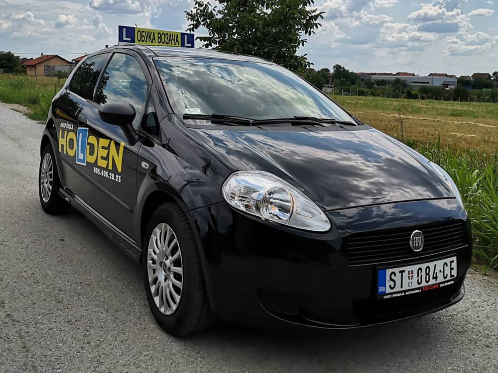 Vozilo Auto škole Holden Novi Banovci