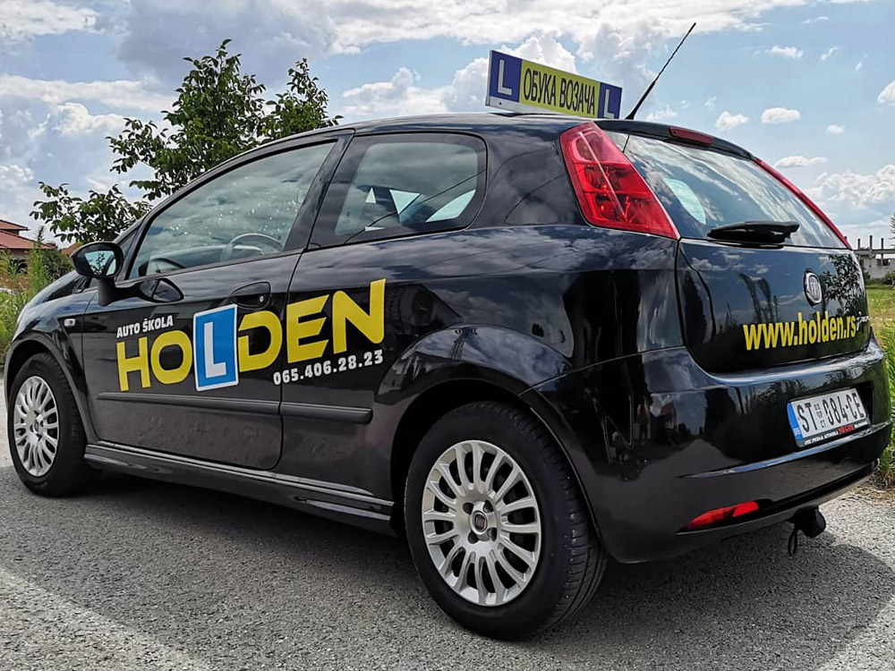Vozilo Auto škole Holden Novi Banovci