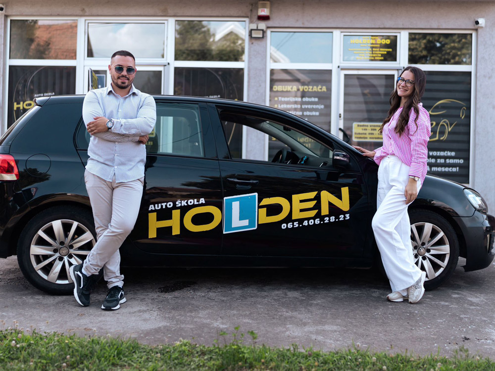 Vozilo Auto škole Holden Novi Banovci